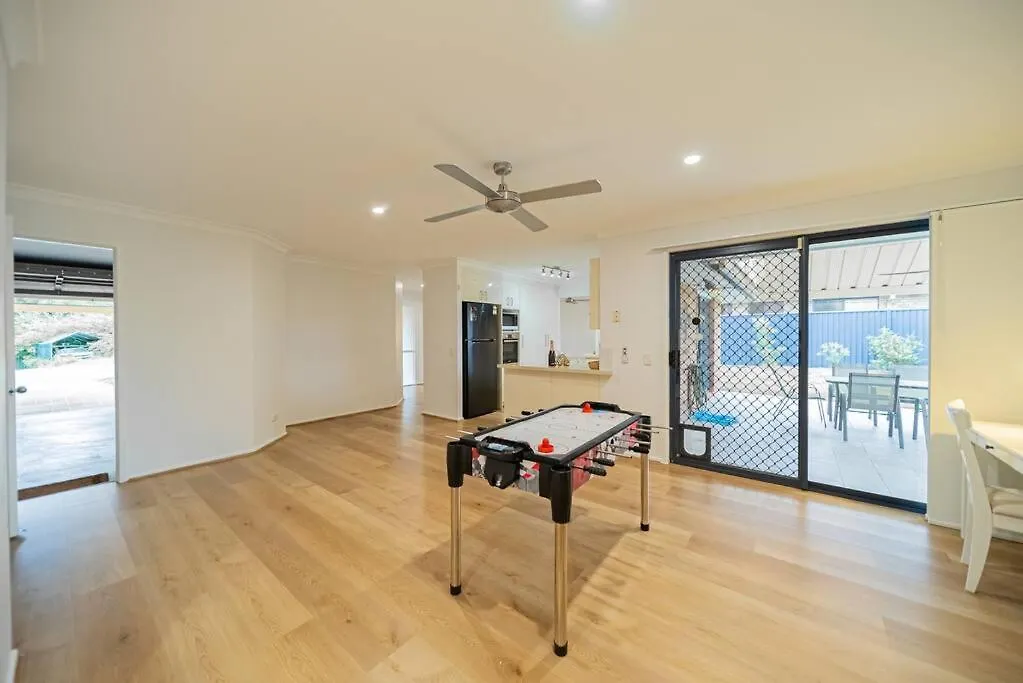 Springfield Breeze - Newly Furnished Home, Sunny Patio And Bbq Goodna Holiday home